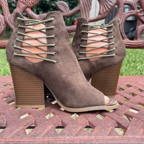 💋BAMBOO Vegan Suede Zip Back Open Toe Ankle Heeled Booties - Picture 9 of 14
